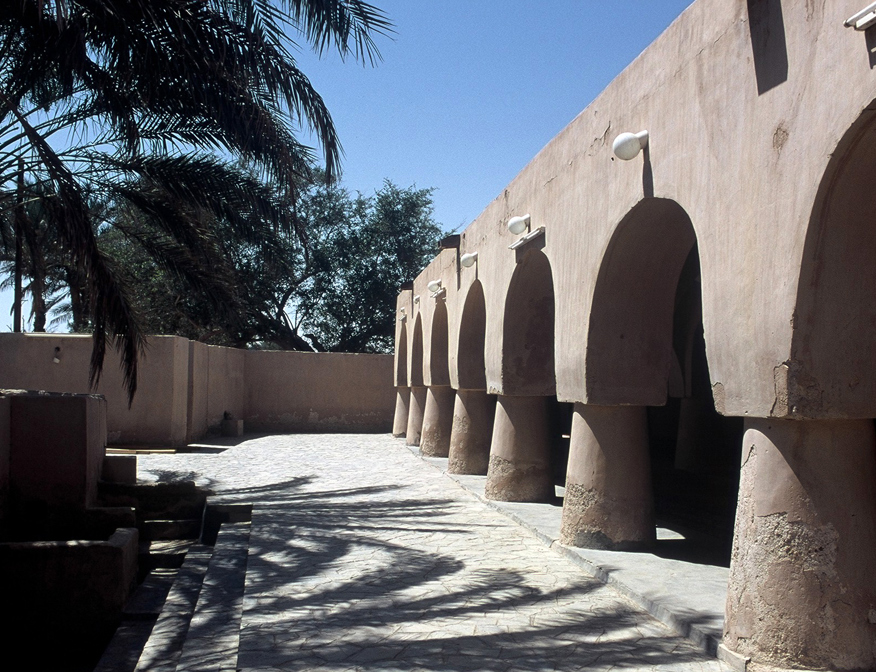 Ash Sharqiyah Exterior View Of A Mosque Of Rashid Bin Hamouda In Jalan Bani Bu Ali Ash Sharqiyah Oman (1)